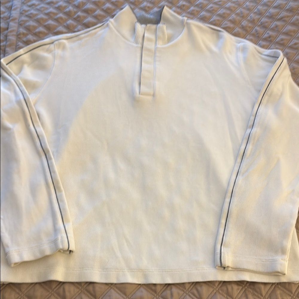 Hugo Boss Mens’ Long Sleeve Cotton Sweater. White with Gray Detail. Size Large.